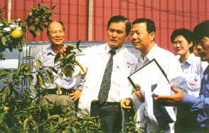 30-7b.JPG (477814 bytes)