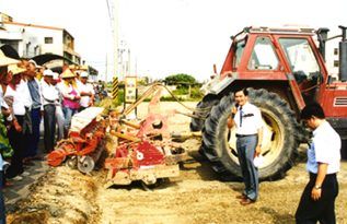 32-10b.jpg (94565 bytes)